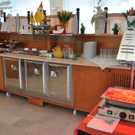 Hotel Nancy Римини Экстерьер фото
