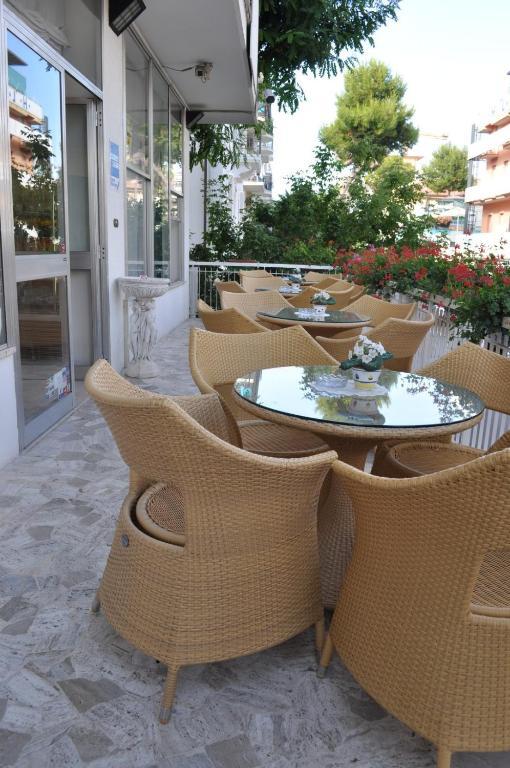 Hotel Nancy Римини Экстерьер фото
