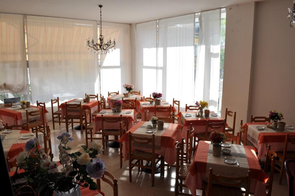 Hotel Nancy Римини Экстерьер фото