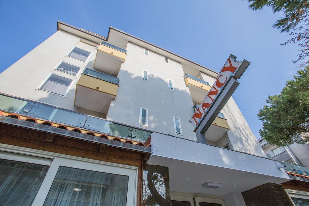 Hotel Nancy Римини Экстерьер фото
