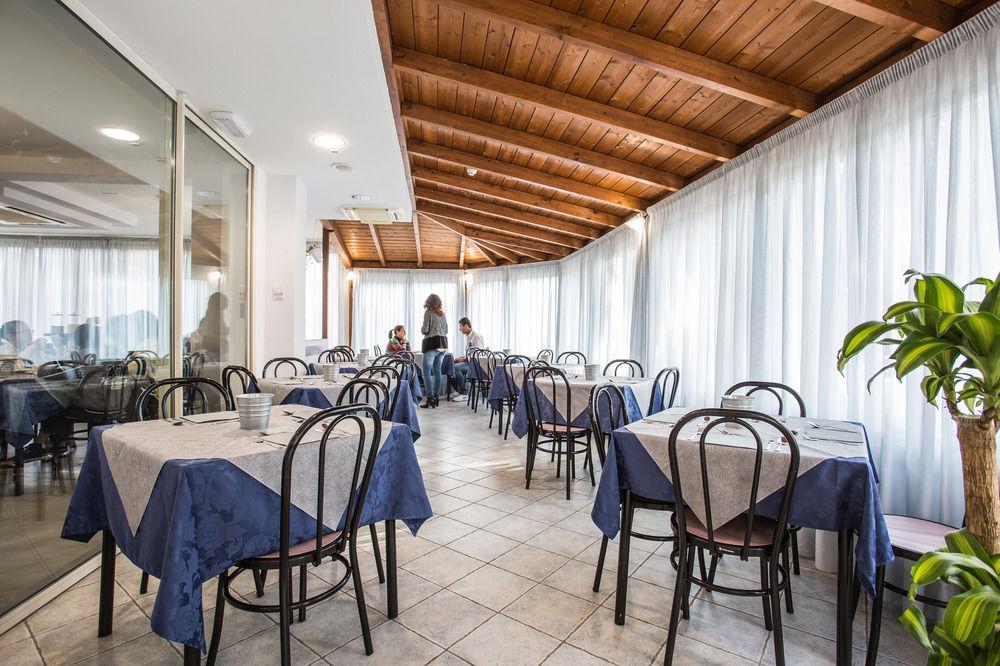 Hotel Nancy Римини Экстерьер фото