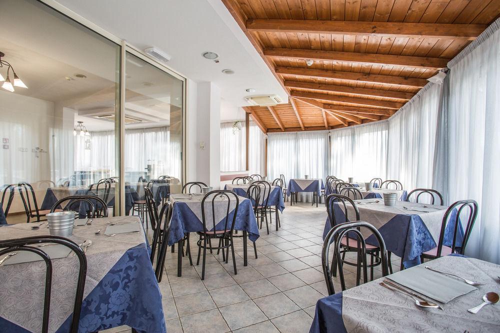Hotel Nancy Римини Экстерьер фото
