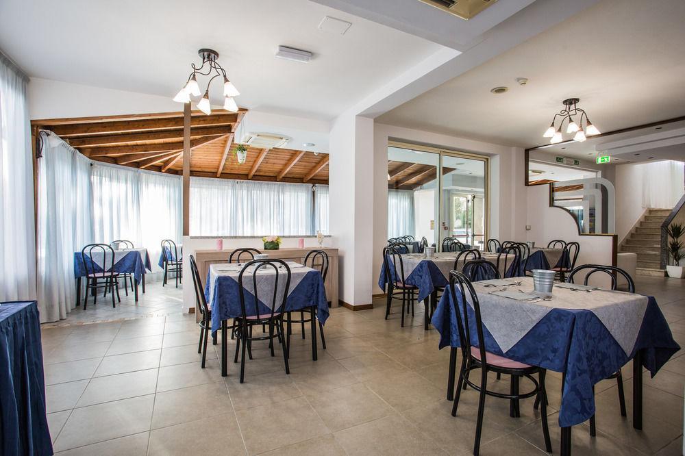 Hotel Nancy Римини Экстерьер фото