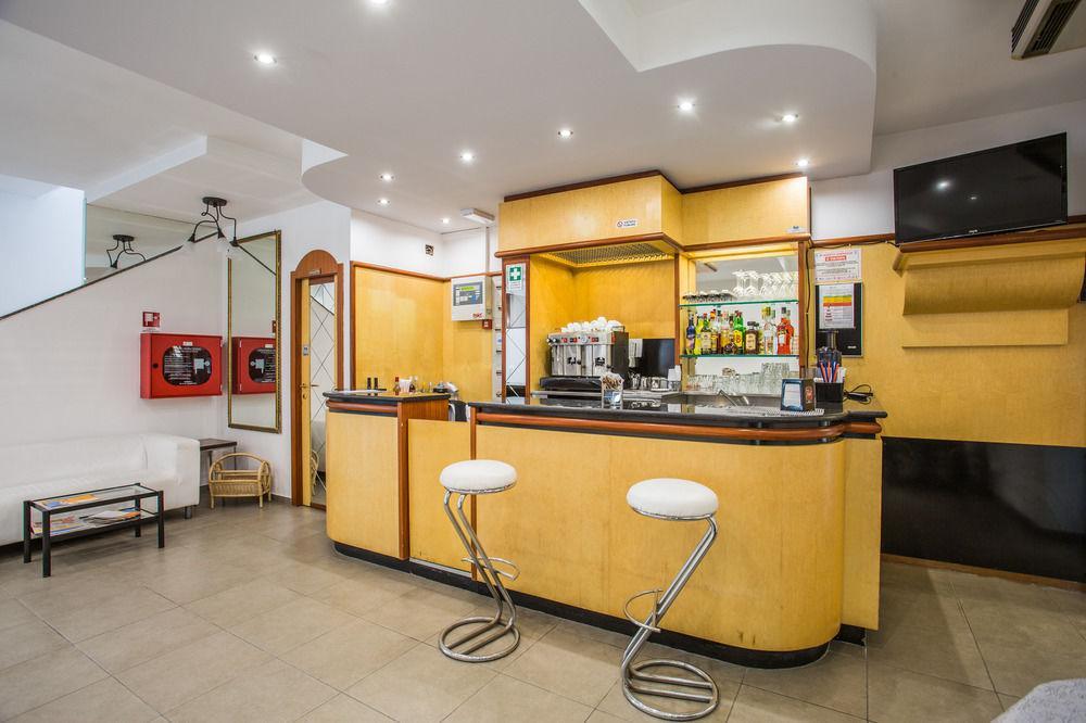 Hotel Nancy Римини Экстерьер фото