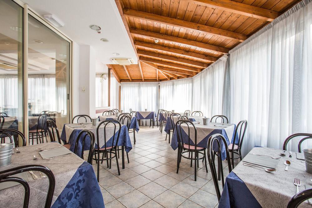 Hotel Nancy Римини Экстерьер фото