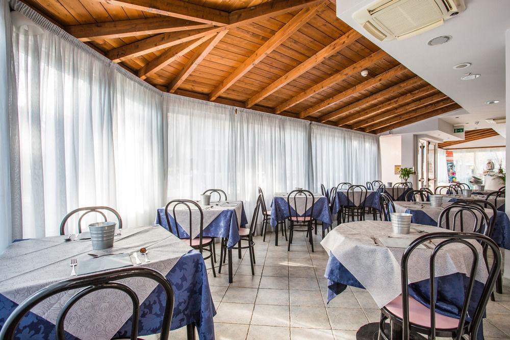 Hotel Nancy Римини Экстерьер фото