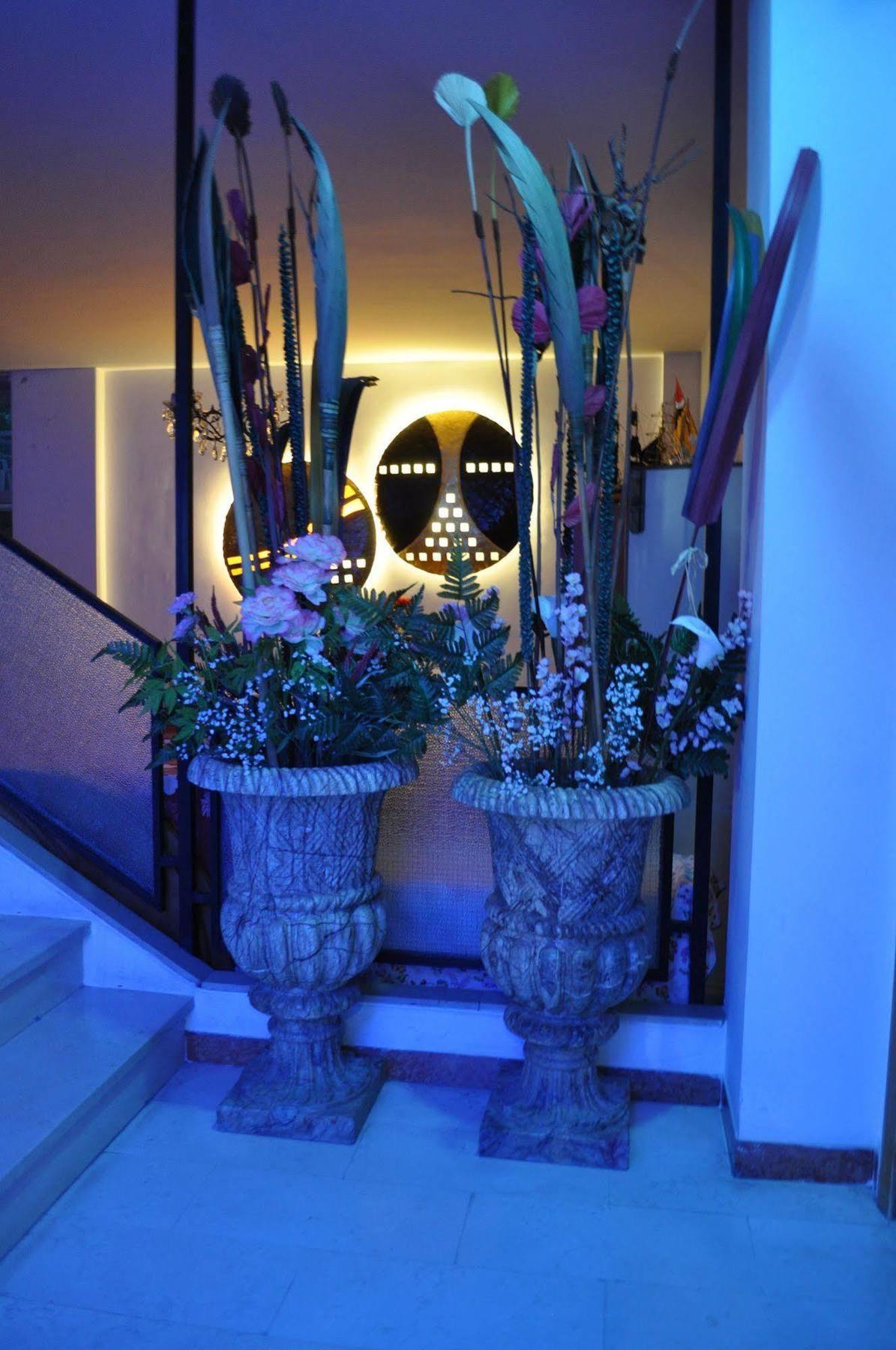 Hotel Nancy Римини Экстерьер фото